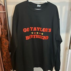 Go Taylors Boyfriend Black Crewneck